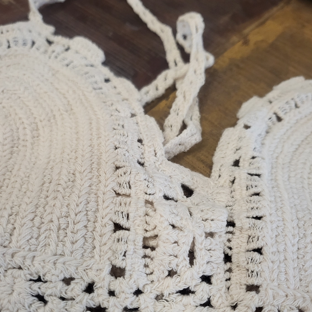 Knew Crochet Bikini - Picture 4 of 6
